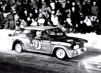 Fulvio Bacchelli - Francesco Rossetti
45º Rallye Automobile de Monte-Carlo 1977. Fiat 131 Abarth (TO P35973). Abandonó por la cardán quedando clasificado 48º.

Del 22 al 28 de Enero, Monte-Carlo .
Superficie: asfalto - nieve.

El Rally tenia un total de 4800 km de los que 540.50 km divididos en 27 tramos eran especiales (una de ellas fue cancelada SS2 Col de Fontbelle de 35.00 Km).

Se inscribieron 217 equipos, tomaron la salida 198, finalizaron 118 en lista, llegaron 47 en meta.@
Palabras clave: ;Rossetti;Fiat;Abarth;Montecarlo;1977;Nieve