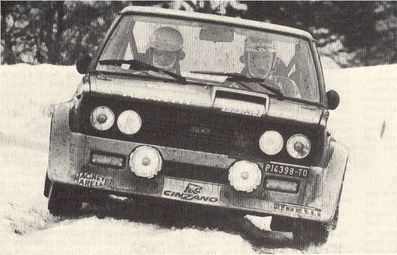 Markku Alén - Ilkka Kivimäki
45º Rallye Automobile de Monte-Carlo 1977. Fiat 131 Abarth (TO P14398). Abandonó por problemas eléctricos, quedando clasificado 54º.

Del 22 al 28 de Enero, Monte-Carlo .
Superficie: asfalto - nieve.

El Rally tenia un total de 4800 km de los que 540.50 km divididos en 27 tramos eran especiales (una de ellas fue cancelada SS2 Col de Fontbelle de 35.00 Km).

Se inscribieron 217 equipos, tomaron la salida 198, finalizaron 118 en lista, llegaron 47 en meta.@
Palabras clave: Fiat;Abarth;Montecarlo;1977;nieve;Markku_Alen