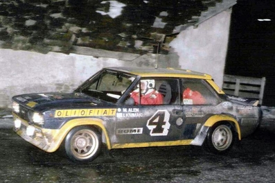 Markku Alén - Ilkka Kivimäki
45º Rallye Automobile de Monte-Carlo 1977. Fiat 131 Abarth (TO P14398). Abandonó por problemas eléctricos, quedando clasificado 54º.

Del 22 al 28 de Enero, Monte-Carlo .
Superficie: asfalto - nieve.

El Rally tenia un total de 4800 km de los que 540.50 km divididos en 27 tramos eran especiales (una de ellas fue cancelada SS2 Col de Fontbelle de 35.00 Km).

Se inscribieron 217 equipos, tomaron la salida 198, finalizaron 118 en lista, llegaron 47 en meta.@
Palabras clave: Fiat;Abarth;Montecarlo;1977;Markku_Alen