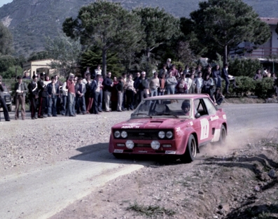 Livio Lorenzelli
10º Rallye dell'Isola d'Elba 1977. Fiat 131 Abarth.

Del 21 al 23 de Abril, Portoferraio.
Superficie: asfalto - tierra.

El Rally constaba de 2 etapas y un total de 730.00 km de los que 474.80 km divididos en 38 tramos eran especiales.

Tomaron la salida 162 equipos, finalizaron 60.@
Palabras clave: Livio_Lorenzelli;Elba;Fiat;1977