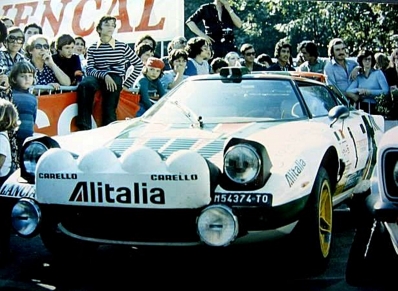 Sandro Munari - Piero Sodano
21º Tour de Corse 1977. Lancia Stratos HF (TO M54374). Abandonó por accidente en SS4 Muratello - Orone 21.60 km.

Del 5 al 6 de Noviembre, Ajaccio, Córcega; Francia.
Superficie: asfalto.

El Rally tenia un total de 1350 km de los que 645.80 km divididos en 13 tramos eran especiales.

1ª ETAPA
SS1 Tavera - Bastelica 17.10 km
SS2 Coti - Chiavari 14.80 km
SS3 Acqua d'Oria - Stiliccione 16.50 km
SS4 Muratello - Orone 21.60 km
SS5 Quenza - Prunelli 131.30 km
SS6 Kamiesh - Zonza 38.50 km
SS7 Olivese - Bains de Guitera 10.10 km
Total etapal 249.90 km

2ª ETAPA
SS8 Palneca - Ghisoni 34.70 km
SS9 St Antoine - Pont St Laurent 97.60 km
SS10 Ponte Nuovo - Teddia 97.40 km
SS11 Talasani - La Porta 24.90 km
SS12 Casta - Pietra Moneta 17.00 km
SS13 Calvi - Vico 124.30 km

Total etapal 395.90 km
Total evento 645.80 km

Se inscribieron 134 equipos, tomaron la salida 120, finalizaron 32.
@
Palabras clave: Sandro_Munari;Piero_Sodano;Lancia;Stratos;Corcega;1977;Corse