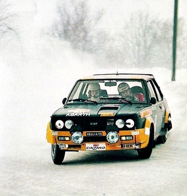 Markku Alén - Ilkka Kivimaki
27º International Suecia Rally 1977. Fiat 131 Abarth (TO-N94414). Abandonó por problemas eléctricos provocando un incendio en el coche.

Del 11 al 13 de Febrero, Karlstad.
Superficie: nieve - hielo

El Rally tenia un total de 1522.00 km de los que 736.20 km eran de tramos especiales.

Tomaron la salida 175 equipos, finalizaron 37.@
Palabras clave: Markku_Alen;Fiat;Abarth;Suecia;1977;Nieve
