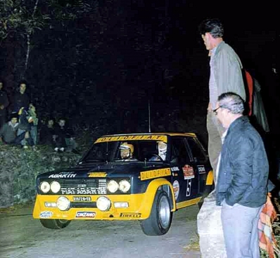 Walter Röhrl - Willi-Peter Pitz
19º Rallye Sanremo 1977. Fiat 131 Abarth (TO R19728). Abandonó por accidente.
Fiat

Del 4 al 8 de Octubre, Sanremo, Liguria, Imperia, Italia.
Superficie: asfalto.

El Rally tenia un total de 1608 km de los que 867.35 km divididos en 33 tramos eran especiales, (3 de ellas fueron canceladas SS18 Melogno 2 de 15.30 Km, SS19 Giovetti 2 de 11.50 Km y SS20 Quazzo 2 de 11.90 Km).

Tomaron la salida 133 equipos, finalizaron 38.@
Palabras clave: Fiat;Abarth;Sanremo;1977