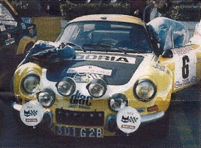 Jean-Pierre Manzagol - Jean-Francois Filippi
21º Tour de Corse 1977. Alpine-Renault A110 1800 (301 G 2B). Abandonó por la pérdida del carnet de ruta en SS7 Olivese - Bains de Guitera 10.10 km.

Del 5 al 6 de Noviembre, Ajaccio, Córcega; Francia.
Superficie: asfalto.

El Rally tenia un total de 1350 km de los que 645.80 km divididos en 13 tramos eran especiales.

1ª ETAPA
SS1 Tavera - Bastelica 17.10 km
SS2 Coti - Chiavari 14.80 km
SS3 Acqua d'Oria - Stiliccione 16.50 km
SS4 Muratello - Orone 21.60 km
SS5 Quenza - Prunelli 131.30 km
SS6 Kamiesh - Zonza 38.50 km
SS7 Olivese - Bains de Guitera 10.10 km
Total etapal 249.90 km

2ª ETAPA
SS8 Palneca - Ghisoni 34.70 km
SS9 St Antoine - Pont St Laurent 97.60 km
SS10 Ponte Nuovo - Teddia 97.40 km
SS11 Talasani - La Porta 24.90 km
SS12 Casta - Pietra Moneta 17.00 km
SS13 Calvi - Vico 124.30 km

Total etapal 395.90 km
Total evento 645.80 km

Se inscribieron 134 equipos, tomaron la salida 120, finalizaron 32.
@
Palabras clave: ;Renault;Alpine;A110;Corse;Corcega;1977