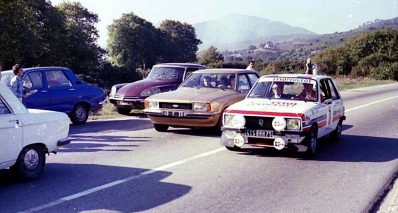Timo Makinen - Henry Liddon
21º Tour de Corse 1977. Peugeot 104 ZS (415 BHH 75). Abandonó por accidente.

Del 5 al 6 de Noviembre, Ajaccio, Córcega; Francia.
Superficie: asfalto.

El Rally tenia un total de 1350 km de los que 645.80 km divididos en 13 tramos eran especiales.

1ª ETAPA
SS1 Tavera - Bastelica 17.10 km
SS2 Coti - Chiavari 14.80 km
SS3 Acqua d'Oria - Stiliccione 16.50 km
SS4 Muratello - Orone 21.60 kM
SS5 Quenza - Prunelli 131.30 km
SS6 Kamiesh - Zonza 38.50 km
SS7 Olivese - Bains de Guitera 10.10 km
Total etapal 249.90 km

2ª ETAPA
SS8 Palneca - Ghisoni 34.70 km
SS9 St Antoine - Pont St Laurent 97.60 km
SS10 Ponte Nuovo - Teddia 97.40 km
SS11 Talasani - La Porta 24.90 km
SS12 Casta - Pietra Moneta 17.00 km
SS13 Calvi - Vico 124.30 km

Total etapal 395.90 km
Total evento 645.80 km

Se inscribieron 134 equipos, tomaron la salida 120, finalizaron 32.
@
Palabras clave: Timo_Mäkinen;Peugeot;Corse;Corcega;1977