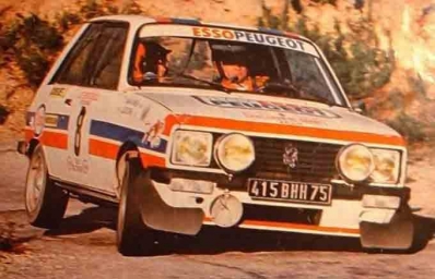 Timo Makinen - Henry Liddon
21º Tour de Corse 1977. Peugeot 104 ZS (415 BHH 75). Abandonó por accidente.

Del 5 al 6 de Noviembre, Ajaccio, Córcega; Francia.
Superficie: asfalto.

El Rally tenia un total de 1350 km de los que 645.80 km divididos en 13 tramos eran especiales.

1ª ETAPA
SS1 Tavera - Bastelica 17.10 km
SS2 Coti - Chiavari 14.80 km
SS3 Acqua d'Oria - Stiliccione 16.50 km
SS4 Muratello - Orone 21.60 kM
SS5 Quenza - Prunelli 131.30 km
SS6 Kamiesh - Zonza 38.50 km
SS7 Olivese - Bains de Guitera 10.10 km
Total etapal 249.90 km

2ª ETAPA
SS8 Palneca - Ghisoni 34.70 km
SS9 St Antoine - Pont St Laurent 97.60 km
SS10 Ponte Nuovo - Teddia 97.40 km
SS11 Talasani - La Porta 24.90 km
SS12 Casta - Pietra Moneta 17.00 km
SS13 Calvi - Vico 124.30 km

Total etapal 395.90 km
Total evento 645.80 km

Se inscribieron 134 equipos, tomaron la salida 120, finalizaron 32.
@
Palabras clave: Timo_Mäkinen;Peugeot;Corse;Corcega;1977