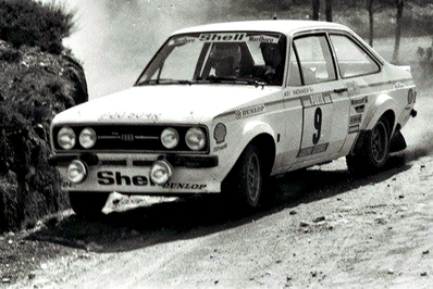 Ari Vatanen - Peter Bryant
11º Rallye de Portugal Vinho do Porto 1977. Ford Escort RS 1800 MKII (POO 504R). Abandonó por accidente.

Del 1 al 6 de Marzo, Estoril.
Superficie: asfalto - tierra.

El Rally tenia un total de 2458 km de los que 580 km divididos en 46 tramos, eran especiales, (2 de ellas fueron canceladas SS18 Sao Lourenco da Montaria de 27 Km y SS 24 Carvalhas de 6 Km).

Tomaron la salida 103 equipos, finalizaron 27.@
Palabras clave: ;Ford;Escort;MKII;Portugal;1977