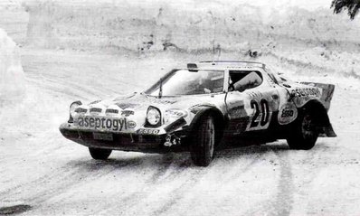 Marianne Hoepfner - Danièle Delaunay
45º Rallye Automobile de Monte-Carlo 1977. Lancia Stratos HF (EE 72930). Abandonó por la suspensión del coche en SS2 Col de Fontbelle de 35.00 Km. Éste tramo acabó cancelándose).

Del 22 al 28 de Enero, Monte-Carlo .
Superficie: asfalto - nieve.

El Rally tenia un total de 4800 km de los que 540.50 km divididos en 27 tramos eran especiales (una de ellas fue cancelada SS2 Col de Fontbelle de 35.00 Km).

Se inscribieron 217 equipos, tomaron la salida 198, finalizaron 118 en lista, llegaron 47 en meta.@
Palabras clave: Marianne_Hoepfner;Daniele_Delaunay;Lancia;Stratos;HF;Montecarlo;1977;nieve;Mujeres;Womens