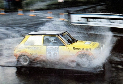 Jean Ragnotti - Jean-Marc Andrié
26º Lombard RAC Rally 1977. Renault 5 Alpine (2529 JR 76). Abandonó por el eje de transmisión en SS34 Dyfnant de 9.66 Km.

Del 20 al 24 de Noviembre, London, York, Inglaterra.
Superficie: tierra - asfalto.

El Rally tenia un total de 3069 km de los que 674.45 km divididos en 69 tramos eran especiales, (2 de ellas fueron canceladas SS54 Cardrona de 9,66 Km y SS56 Elibank de 6,44 Km).

Tomaron la salida 182 equipos, finalizaron 67.@
Palabras clave: ;Alpine;Renault;Gran_Bretaña;1977;RAC_Rally