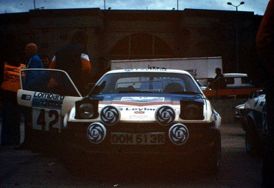 Patrick Ryan - Michael Nicholson
26º Lombard RAC Rally 1977. Triumph TR7 (OOM 513R). Abandonó por sobrecalentamiento de motor en SS57 Yarr de 8.05 Km.

Del 20 al 24 de Noviembre, London, York, Inglaterra.
Superficie: asfalto - tierra.

El Rally tenia un total de 3069 km de los que 674.45 km divididos en 69 tramos eran especiales, (1 de ellos fue cancelado SS54 Cardrona de 9,66 Km).

Tomaron la salida 182 equipos, finalizaron 67.@
Palabras clave: Triumph;TR7;Gran_Bretaña;1977;RAC_Rally