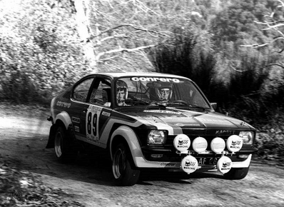 Yves Loubet - Rene Alemany
21º Tour de Corse 1977. Opel Kadett GT/E. Abandonó, por la direccion del coche.

Del 5 al 6 de Noviembre, Ajaccio, Córcega; Francia.
Superficie: asfalto.

El Rally tenia un total de 1350 km de los que 645.80 km divididos en 13 tramos eran especiales.

1ª ETAPA
SS1 Tavera - Bastelica 17.10 km
SS2 Coti - Chiavari 14.80 km
SS3 Acqua d'Oria - Stiliccione 16.50 km
SS4 Muratello - Orone 21.60 km
SS5 Quenza - Prunelli 131.30 km
SS6 Kamiesh - Zonza 38.50 km
SS7 Olivese - Bains de Guitera 10.10 km
Total etapal 249.90 km

2ª ETAPA
SS8 Palneca - Ghisoni 34.70 km
SS9 St Antoine - Pont St Laurent 97.60 km
SS10 Ponte Nuovo - Teddia 97.40 km
SS11 Talasani - La Porta 24.90 km
SS12 Casta - Pietra Moneta 17.00 km
SS13 Calvi - Vico 124.30 km

Total etapal 395.90 km
Total evento 645.80 km

Se inscribieron 134 equipos, tomaron la salida 120, finalizaron 32.
@
Palabras clave: Yves_Loubet;Opel;Kadett;GT/E;Corse;Corcega;1977