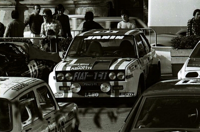 21º Tour de Corse 1977
Parque Cerrado

Del 5 al 6 de Noviembre, Ajaccio, Córcega; Francia.
Superficie: asfalto.

El Rally tenia un total de 1350 km de los que 645.80 km divididos en 13 tramos eran especiales.

1ª ETAPA
SS1 Tavera - Bastelica 17.10 km
SS2 Coti - Chiavari 14.80 km
SS3 Acqua d'Oria - Stiliccione 16.50 km
SS4 Muratello - Orone 21.60 kM
SS5 Quenza - Prunelli 131.30 km
SS6 Kamiesh - Zonza 38.50 km
SS7 Olivese - Bains de Guitera 10.10 km
Total etapal 249.90 km

2ª ETAPA
SS8 Palneca - Ghisoni 34.70 km
SS9 St Antoine - Pont St Laurent 97.60 km
SS10 Ponte Nuovo - Teddia 97.40 km
SS11 Talasani - La Porta 24.90 km
SS12 Casta - Pietra Moneta 17.00 km
SS13 Calvi - Vico 124.30 km

Total etapal 395.90 km
Total evento 645.80 km

Se inscribieron 134 equipos, tomaron la salida 120, finalizaron 32.

Palabras clave: Corse;Corcega;1977;Parque_Cerrado