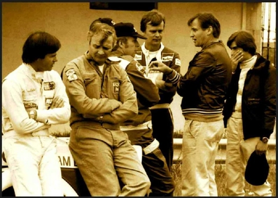 12º Rallye de Portugal Vinho do Porto 1978
En la foto:
Achim Warmbold, Ove Andersson, Hannu Mikkola, Markku Alén, Timo Mäkinen y Henri Toivonen.
Copilotos:
Claes Billstam, Henry Liddon, Arne Hertz, Ilkka Kivimäki, Jean Todt y Juha Paajanen, respectivamente.
Compitieron con:
Opel Kadett GT/E (Clas.5º), Toyota Celica (Clasf.4º), Ford Escort RS1800 Mk2 (Clasf.2º), Fiat 131 Abarth (Clasf.1º), Peugeot 104 (Clas.7º) y Citröen CX2400 (Abandonò por accidente en SS6 Relvas - Lousa de 21 Km).
El Rally tenia un total de 2504 km de los que 627 km divididos en 46 tramos, eran especiales. Tomaron la salida 112 participantes, finalizaron 20.@@@@
Palabras clave: ;Ove_Andersson;Markku_Alen;Timo_Mäkinen;Henri_Toivonen;Portugal;1978;Personajes