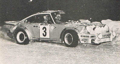 Jean-Pierre Nicolas - Vincent Laverne
46º Rallye Automobile de Monte-Carlo 1978. Porsche 911 Carrera RS 3.0 (8737 RG 34). Clasificado 1º.
Publimmo Racing

Del 21 al 27 de Enero, Monte-Carlo.
Superficie: asfalto - nieve.

El Rally tenia un total de 4600 km de los que 570 km divididos en 29 tramos eran especiales (5 de ellas fueron canceladas SS8 Col du Fanget de 10 Km, SS10 Serre Chevalier de 10 Km, SS11 Col du Lautaret de 15 Km, SS14 Saint Pierreville de 16 Km y SS15 Burzet de 44 Km).

Se inscribieron 231 equipos, tomaron la salida 216, finalizaron 129.@
Palabras clave: ;Porsche;Montecarlo;1978;Nieve