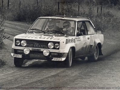Markku Alén - Ilkka Kivimäki
28º Jyväskylän Suurajot - Rally of the 1000 Lakes 1978. Fiat 131 Abarth (TO R92451). Clasificado 1º.

Del 25 al 27 de Agosto, Jyväskylä, Finlandia.
Superficie: tierra.

El Rally tenia un total de 1397.70 km de los que 367.20 km divididos en 45 tramos eran especiales.

Se inscribieron 109 equipos, tomaron la salida 108, finalizaron 55.@
Palabras clave: Markku_Alen;Fiat;Abarth;Finlandia;1978