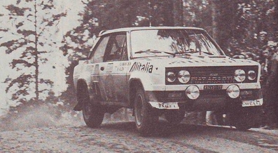 Markku Alén - Ilkka Kivimäki
28º Jyväskylän Suurajot - Rally of the 1000 Lakes 1978. Fiat 131 Abarth (TO R92451). Clasificado 1º.

Del 25 al 27 de Agosto, Jyväskylä, Finlandia.
Superficie: tierra.

El Rally tenia un total de 1397.70 km de los que 367.20 km divididos en 45 tramos eran especiales.

Se inscribieron 109 equipos, tomaron la salida 108, finalizaron 55.@
Palabras clave: Markku_Alen;Fiat;Abarth;Finlandia;1978;