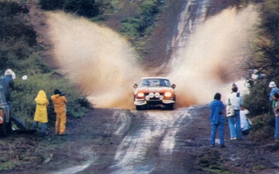 Jean-Pierre Nicolas - Jean-Claude Lefèbvre
26º Safari Rally 1978. Peugeot 504 V6 Coupé (363 RF 25). Clasificado 1º.
Marshalls (EA) Ltd.

Del 23 al 27 de Marzo, Nairobi, Kenya, África.
Superficie: tierra.

El Rally tenia un total de 5016 Km con 75 controles horarios.

Tomaron la salida 72 equipos, finalizaron 13.@
Palabras clave: Peugeot;Coupe;Safari;1978