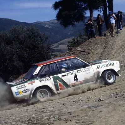 Markku Alén - Ilkka Kivimäki
12º Rallye de Portugal - Vinho do Porto 1978. Fiat 131 Abarth (TO P35975). Clasificado 1º.

Del 19 al 23 de Abril, Estoril, Portugal.
Superficie: asfalto - tierra.

El Rally tenia un total de 2504 km de los que 627 km divididos en 46 tramos eran especiales.

Tomaron la salida 112 equipos, finalizaron 20.@
Palabras clave: Markku_Alen;Fiat;Abarth;Portugal;1978