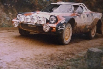 Antonio (Tony) Carello - Maurizio Perissinot
26º Rally Costa Brava 1978. Lancia Stratos HF (TO L64137). Clasificado 1º.
Del 17 al 19 de Febrero.
Superficie: asfalto - tierra con 339.40 km cronometrados.
Tomaron la salida 88 equipos, finalizaron 25.@
Palabras clave: Tony_Carello;Lancia;Stratos;Costa_Brava;Catalunya;1978