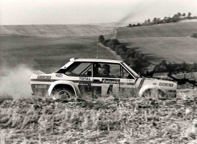 Michèle Mouton - Françoise Conconi
37º Tour de France Automobile 1978. Fiat 131 Abarth. Clasificada 1ª.

Del 16 al 21 de Septiembre, Biarritz, Nice, Francia.
Superficie: asfalto - tierra.

La prueba tenia un total de 4200.00 km de los que 1009.50 km divididos en 6 etapas y 47 tramos, eran especiales.

Tomaron la salida 74 equipos, finalizaron 27.
Palabras clave: Michele_Mouton;Françoise_Conconi;Tour_France_Automobile;Fiat;Abarth;1978