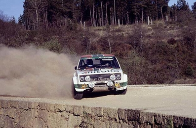 Markku Alén - Ilkka Kivimäki
12º Rallye de Portugal - Vinho do Porto 1978. Fiat 131 Abarth (TO P35975). Clasificado 1º.

Del 19 al 23 de Abril, Estoril, Portugal.
Superficie: asfalto - tierra.

El Rally tenia un total de 2504 km de los que 627 km divididos en 46 tramos eran especiales.

Tomaron la salida 112 equipos, finalizaron 20.@
Palabras clave: Markku_Alen;Fiat;Abarth;Portugal;1978