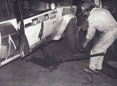 Markku Alén - Ilkka Kivimäki
12º Rallye de Portugal - Vinho do Porto 1978. Fiat 131 Abarth (TO P35975). Clasificado 1º.

Del 19 al 23 de Abril, Estoril, Portugal.
Superficie: asfalto - tierra.

El Rally tenia un total de 2504 km de los que 627 km divididos en 46 tramos eran especiales.

Tomaron la salida 112 equipos, finalizaron 20.@
Palabras clave: Markku_Alen;Fiat;Abarth;Portugal;1978