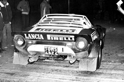 Markku Alén - Ilkka Kivimäki
20º Rallye Sanremo 1978. Lancia Stratos HF (TO M54374). Clasificado 1º.

Del 3 al 7 de Octubre, Sanremo, Liguria, Imperia, Italia.
Superficie: asfalto.

El Rally tenia un total de 1663.80 km de los que 893.80 km divididos en 56 tramos eran especiales, (1 fue cancelado, SS25 Santuario 1 de 7.30 km).

Se inscribieron 135 equipos, tomaron la salida 122, finalizaron 56.@
Palabras clave: Markku_Alen;Lancia;Stratos;Sanremo;1978