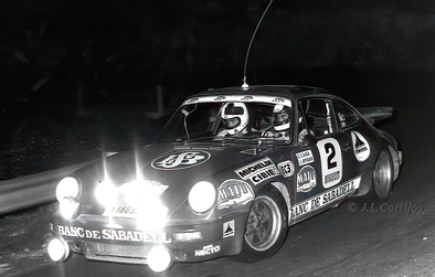 Claudio Caba - Joan Aymami
20º Rallye 2000 Viratges 1978. Porsche 911 Carrera RS 2.7 (18092). Clasificado 2º.

Del 4 al 5 de Noviembre, Manresa, Barcelona, Catalunya, España.
Superficie: tierra - asfalto.

Tomaron la salida 72 equipos, finalizaron 32.

© José Luis Cortijos.@
Palabras clave: Claudio_Caba;Porsche;Carrera;2000_Viratges;1978
