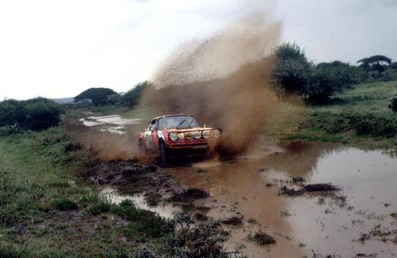 Vic Preston Jr. - John Lyall
26º Safari Rally 1978. Porsche 911 (S-DE 6393). Clasificado 2º.
Martini Racing

Del 23 al 27 de Marzo, Nairobi, Kenya, África.
Superficie: tierra.

El Rally tenia un total de 5016 Km con 75 controles horarios.

Tomaron la salida 72 equipos, finalizaron 13.@
Palabras clave: Porsche;Safari;1978