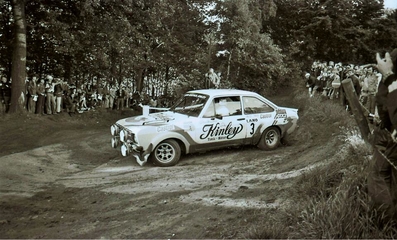 Gilbert Staepelaere - Fredy Franssen
14º 24 Heures d'Ypres 1978. Ford Escort RS 1800 MKII (STW 200R). Clasificado 2º.
Ford Castrol Team

Del 23 al 25 de Junio, Ypres • AC Targa Florio.
Superficie: asflto

El Rally constaba de 2 etapas con un total de 516.06 km divididos en 48 tramos cronometrados.

Tomaron la salida 178 equipos, finalizaron 59.@
Palabras clave: Ford;MKII;Escort;Ypres;1978