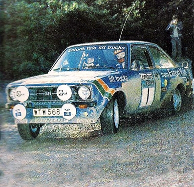 Bjorn Waldegard - Hans Thorszelius
27º Lombard RAC Rally 1978. Ford Escort RS1800 MKII (WTW 568S). Clasificado 2º.

Del 19 al 23 de Noviembre, Birmingham, Inglaterra.
Superficie: tierra.

El Rally tenia un total de 3160 km de los que 715.37 km divididos en 76 tramos eran especiales.

Se inscribieron 175 equipos, tomaron la salida 168, finalizaron 61.@
Palabras clave: ;Ford;Escort;MKII;Gran_Bretaña;1978;RAC_Rally;Inglaterra;MKII