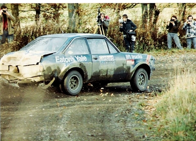 Bjorn Waldegard - Hans Thorszelius
27º Lombard RAC Rally 1978. Ford Escort RS1800 MKII (WTW 568S). Clasificado 2º.

Del 19 al 23 de Noviembre, Birmingham, Inglaterra.
Superficie: tierra.

El Rally tenia un total de 3160 km de los que 715.37 km divididos en 76 tramos eran especiales.

Se inscribieron 175 equipos, tomaron la salida 168, finalizaron 61.@
Palabras clave: ;Ford;Escort;MKII;Gran_Bretaña;1978;RAC_Rally;Inglaterra;MKII