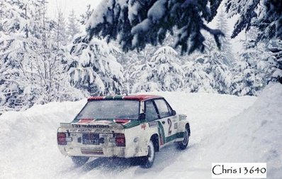 Walter Röhrl - Christian Geistdörfer
46º Rallye Automobile de Monte-Carlo 1978. Fiat 131 Abarth (TO R19731). Clasificado 4º.

Del 21 al 27 de Enero, Monte-Carlo.
Superficie: asfalto - nieve.

El Rally tenia un total de 4600 km de los que 570 km divididos en 29 tramos eran especiales (5 de ellas fueron canceladas SS8 Col du Fanget de 10 Km, SS10 Serre Chevalier de 10 Km, SS11 Col du Lautaret de 15 Km, SS14 Saint Pierreville de 16 Km y SS15 Burzet de 44 Km).

Se inscribieron 231 equipos, tomaron la salida 216, finalizaron 129.@
Palabras clave: Walter_Röhrl;Christian_Geistdorfer;Fiat;Abarth;Montecarlo;1978;nieve