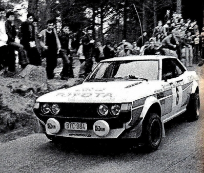 Ove Andersson - Henry Liddon
12º Rallye de Portugal Vinho do Porto 1978. Toyota Celica 2000 GT -RA21- (BYC 884). Clasificado 4º.

Del 19 al 23 de Abril, Estoril, Portugal.
Superficie: asfalto - tierra.

El Rally tenia un total de 2504 km de los que 627 km divididos en 46 tramos eran especiales.

Tomaron la salida 112 equipos, finalizaron 20.@
Palabras clave: Ove_Andersson;Toyota;Celica;Portugal;1978
