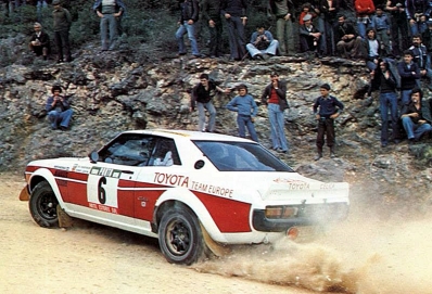 Ove Andersson - Henry Liddon
12º Rallye de Portugal Vinho do Porto 1978. Toyota Celica 2000 GT -RA21- (BYC 884). Clasificado 4º.

Del 19 al 23 de Abril, Estoril, Portugal.
Superficie: asfalto - tierra.

El Rally tenia un total de 2504 km de los que 627 km divididos en 46 tramos eran especiales.

Tomaron la salida 112 equipos, finalizaron 20.@
Palabras clave: Ove_Andersson;Toyota;Celica;Portugal;1978
