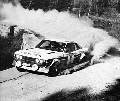Ove Andersson - Henry Liddon
12º Rallye de Portugal Vinho do Porto 1978. Toyota Celica 2000 GT -RA21- (BYC 884). Clasificado 4º.

Del 19 al 23 de Abril, Estoril, Portugal.
Superficie: asfalto - tierra.

El Rally tenia un total de 2504 km de los que 627 km divididos en 46 tramos eran especiales.

Tomaron la salida 112 equipos, finalizaron 20.@
Palabras clave: Ove_Andersson;Toyota;Celica;Portugal;1978