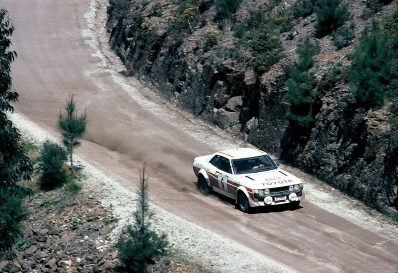 Ove Andersson - Henry Liddon
12º Rallye de Portugal Vinho do Porto 1978. Toyota Celica 2000 GT -RA21- (BYC 884). Clasificado 4º.

Del 19 al 23 de Abril, Estoril, Portugal.
Superficie: asfalto - tierra.

El Rally tenia un total de 2504 km de los que 627 km divididos en 46 tramos eran especiales.

Tomaron la salida 112 equipos, finalizaron 20.@
Palabras clave: Ove_Andersson;Toyota;Celica;Portugal;1978