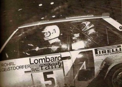 Walter Röhrl - Christian Geistdörfer
27º Lombard RAC Rally 1978. Fiat 131 Abarth (TO R88538). Clasificado 6º.

En esta prueba Christian iba sentado en la parte trasera del coche. Se buscaban soluciones para repartir peso hacia la parte trasera. Solución ingeniosa y eficaz, rápidamente prohibida por la FIA.

Del 19 al 23 de Noviembre, Birmingham, Inglaterra.
Superficie: tierra.

El Rally tenia un total de 3160 km de los que 715.37 km divididos en 76 tramos eran especiales.

Se inscribieron 175 equipos, tomaron la salida 168, finalizaron 61.@
Palabras clave: Walter_Röhrl;Fiat;Abarth;Gran_Bretaña;1978;Personajes;detalles;Lombard_RAC_Rally