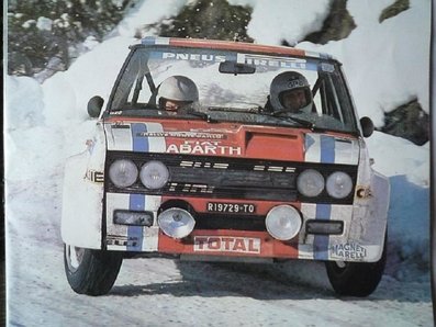 Jean-Claude Andruet - Michèle Espinos-Petit (Biche)
46º Rallye Automobile de Monte-Carlo 1978. Fiat 131 Abarth (TO R19729). Clasificado 6º.

Del 21 al 27 de Enero, Monte-Carlo.
Superficie: asfalto - nieve.

El Rally tenia un total de 4600 km de los que 570 km divididos en 29 tramos eran especiales (5 de ellas fueron canceladas SS8 Col du Fanget de 10 Km, SS10 Serre Chevalier de 10 Km, SS11 Col du Lautaret de 15 Km, SS14 Saint Pierreville de 16 Km y SS15 Burzet de 44 Km).

Se inscribieron 231 equipos, tomaron la salida 216, finalizaron 129.@
Palabras clave: Jean-Claude_Andruet;Michèle_Espinosi-Petit;Fiat;Abarth;Montecarlo;1978;nieve