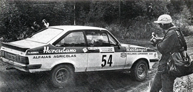 Carlos Torres sen. - Pedro de Almeida
5º Critérium Molson du Québec (Canada) 1978. Ford Escort RS2000. Clasificado 6º.
El Rally tenia un total de 1,427.85 Km de los que 533.70 Km divididos en 14 tramos, earn especiales.
Se inscribieron 61 equipos, tomaron la salida 58, finalizaron 24.@
Palabras clave: Carlos_Torres;Ford;Escort;Quebec;Canada;1978