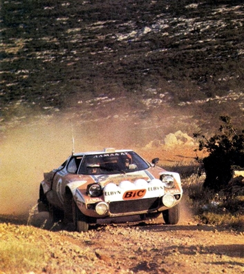 Tassos Livieratos 'Siroco' - Emmanouel (Manólis) Makrinos
25º Rally Acrópolis 1978. Lancia Stratos HF(E 674). Clasificado 6º.

Del 29 de Mayo al 2 de Junio, Atenas, Grecia.
Superficie: tierra.

El Rally tenia un total de 2974.11 km de los que 772.10 km divididos en 54 tramos eran especiales (2 de ellas fueron canceladas SS10 Kaloskopi de 22.30 Km y SS16 Aliakmon-Lake de 15.70 Km).

Se inscribieron 183 equipos, tomaron la salida 160, finalizaron 37.@
Palabras clave: Lancia;Stratos;Grecia;Acropolis;1978