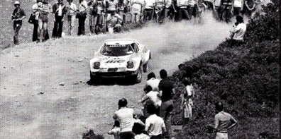 Tassos Livieratos 'Siroco' - Emmanouel (Manólis) Makrinos
25º Rally Acròpolis 1978. Lancia Stratos HF. Clasificado 6º.
El Rally tenia un total de 2763 km de los que 727 km divididos en 54 tramos, eran especiales, (2 de ellas fueron canceladas SS10 Kaloskopi de 22.30 Km y SS16 Aliakmon-Lake de 15.70 Km).
Se inscribieron 183 equipos, tomaron la salida 160, finalizaron 37.@
Palabras clave: Lancia;Stratos;Grecia;Acropolis;1978