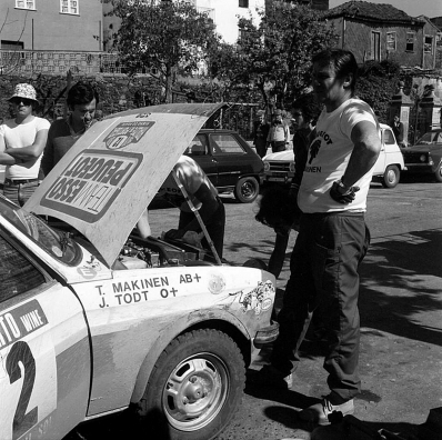 Timo Makinen - Jean Todt
12º Rallye de Portugal Vinho do Porto 1978. Peugeot 104 ZS (415 BHH 75). Clasificado 7º.

Del 19 al 23 de Abril, Estoril, Portugal.
Superficie: asfalto - tierra.

El Rally tenia un total de 2504 km de los que 627 km divididos en 46 tramos eran especiales.

Tomaron la salida 112 equipos, finalizaron 20.@
Palabras clave: Timo_Makinen;Jean_Todt;Peugeot;Portugal;1978