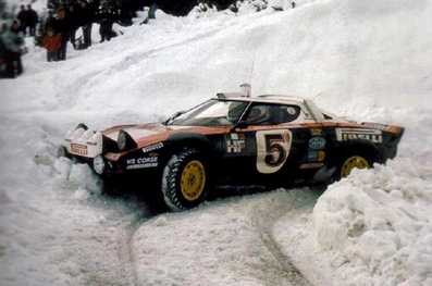 Fulvio Bacchelli  - Arnaldo Bernacchini
46º Rallye Automobile de Monte-Carlo 1978. Lancia Stratos HF (TO N41648). Clasificado 10º.

Del 21 al 27 de Enero, Monte-Carlo.
Superficie: asfalto - nieve.

El Rally tenia un total de 4600 km de los que 570 km divididos en 29 tramos eran especiales (5 de ellas fueron canceladas SS8 Col du Fanget de 10 Km, SS10 Serre Chevalier de 10 Km, SS11 Col du Lautaret de 15 Km, SS14 Saint Pierreville de 16 Km y SS15 Burzet de 44 Km).

Se inscribieron 231 equipos, tomaron la salida 216, finalizaron 129.@
Palabras clave: ;Lancia;Stratos;Montecarlo;1978;nieve