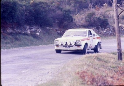 M. Bussotti - d'Apolo
22º Tour de Corse 1978. Opel Kadett GT/E. Clasificado 36º.

Del 4 al 5 de Noviembre, Ajaccio, Francia.
Superficie: asfalto.

El Rally tenia un total de 1166 km de los que 533 km divididos en 10 tramos, eran especiales.

En esta edición hab­ian 4 tramos de casi 100 Km
SS3 Le Fango - St Sauveur de 85.80 Km
SS5 Moca - Abbazia de 99 Km
SS8 St Antoine - Pont St Lauren de 97.60 Km
SS9 Ponte Nuovo - Pianiccia de 88.20 Km

Tomaron la salida 116 equipos, finalizaron 37.

Palabras clave: Opel;Kadett;GT/E;Corse;Corcega;1978