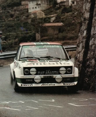 Walter Röhrl - Christian Geistdörfer
20º Rallye Sanremo 1978. Fiat 131 Abarth (TO R19731). Abandonó por accidente en SS37 Quazzo 2 de 12.00 Km.

Del 3 al 7 de Octubre, Sanremo, Liguria, Imperia, Italia.
Superficie: asfalto.

El Rally tenia un total de 1663.80 km de los que 893.80 km divididos en 56 tramos eran especiales, (1 fue cancelado, SS25 Santuario 1 de 7.30 km).

Se inscribieron 135 equipos, tomaron la salida 122, finalizaron 56.@
Palabras clave: Walter_Röhrl;Fiat;Abarth;Sanremo;1978