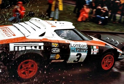 Markku Alén - Ilkka Kivimäki
27º Lombard RAC Rally 1978. Lancia Stratos HF (TO L64137). Abandonó por la caja de cambio en SS39 Twiglees de 17,70 Km.

Del 19 al 23 de Noviembre, Birmingham, Inglaterra.
Superficie: tierra.

El Rally tenia un total de 3160 km de los que 715.37 km divididos en 76 tramos eran especiales.

Se inscribieron 175 equipos, tomaron la salida 168, finalizaron 61.@
Palabras clave: Markku_Alen;Lancia;Stratos;Gran_Bretaña;1978;RAC_Rally;Inglaterra
