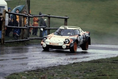 Markku Alén - Ilkka Kivimäki
27º Lombard RAC Rally 1978. Lancia Stratos HF (TO L64137). Abandonó por la caja de cambio en SS39 Twiglees de 17,70 Km.

Del 19 al 23 de Noviembre, Birmingham, Inglaterra.
Superficie: tierra.

El Rally tenia un total de 3160 km de los que 715.37 km divididos en 76 tramos eran especiales.

Se inscribieron 175 equipos, tomaron la salida 168, finalizaron 61.@
Palabras clave: Markku_Alen;Lancia;Stratos;Gran_Bretaña;1978;RAC_Rally;Inglaterra