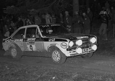 Roger Clark - Neil Wilson
27º Lombard RAC Rally 1978. Ford Escort RS1800 MII (OKK 380P). Abandonó por accidente en SS48 Burwarton de 8.05 Km.
Li-Lo Equipe Esso

Del 19 al 23 de Noviembre, Birmingham, Inglaterra.
Superficie: tierra.

El Rally tenia un total de 3160 km de los que 715.37 km divididos en 76 tramos eran especiales.

Se inscribieron 175 equipos, tomaron la salida 168, finalizaron 61.@
Palabras clave: Roger_Clark;Ford;Escort;MKII;Gran_Bretaña;RAC_Rally;1978;Inglaterra