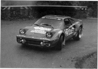 Raffaele (Lele) Pinto - Fabio Penariol
20º Rallye Sanremo 1978. Ferrari 308 GTB (PD 499594). Abandonó por el distribuidor en SS18 Apricale de 62.50 Km.

Del 3 al 7 de Octubre, Sanremo, Liguria, Imperia, Italia.
Superficie: asfalto.

El Rally tenia un total de 1663.80 km de los que 893.80 km divididos en 56 tramos eran especiales, (1 fue cancelado, SS25 Santuario 1 de 7.30 km).

Se inscribieron 135 equipos, tomaron la salida 122, finalizaron 56.

© Alberto Anam
@@
Palabras clave: Raffaele_Pinto;Ferrari;GTB;Sanremo;1978